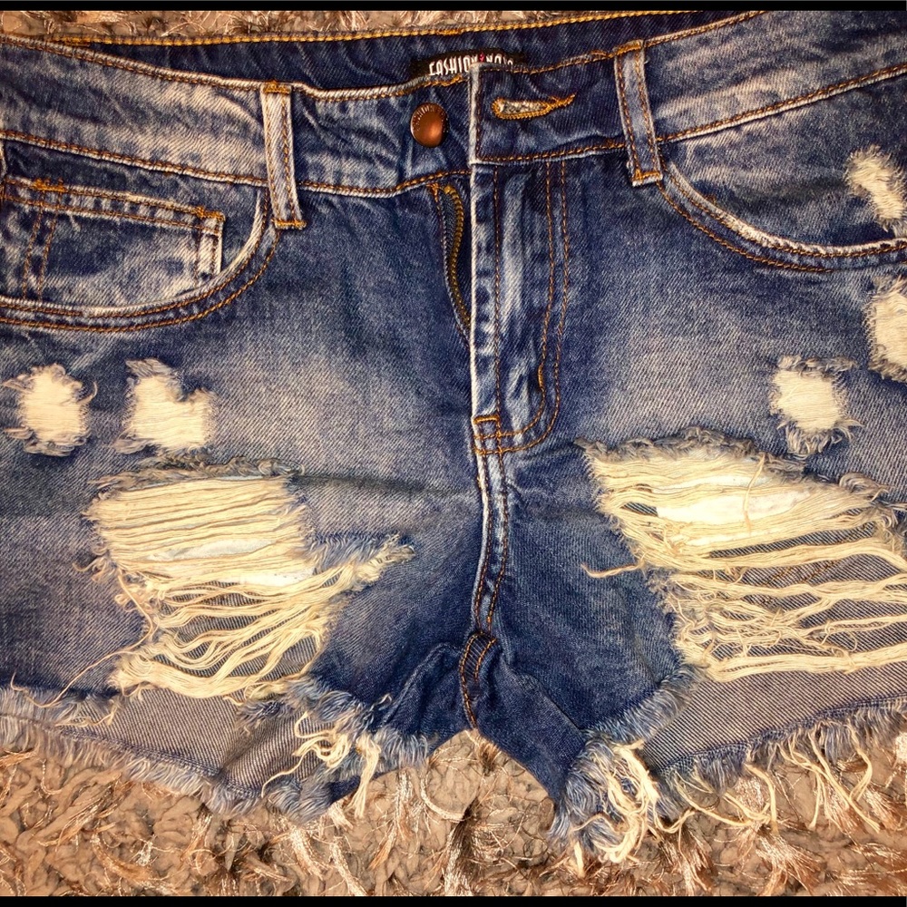 Woman’s Low Rise Denim Jean Shorts
